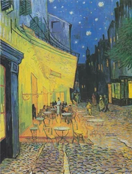 Cafeterras op de Place du Forum in Arles in de avond